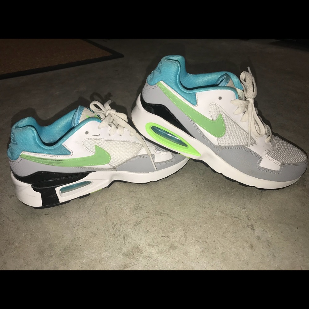 Nike Tennis Shoes